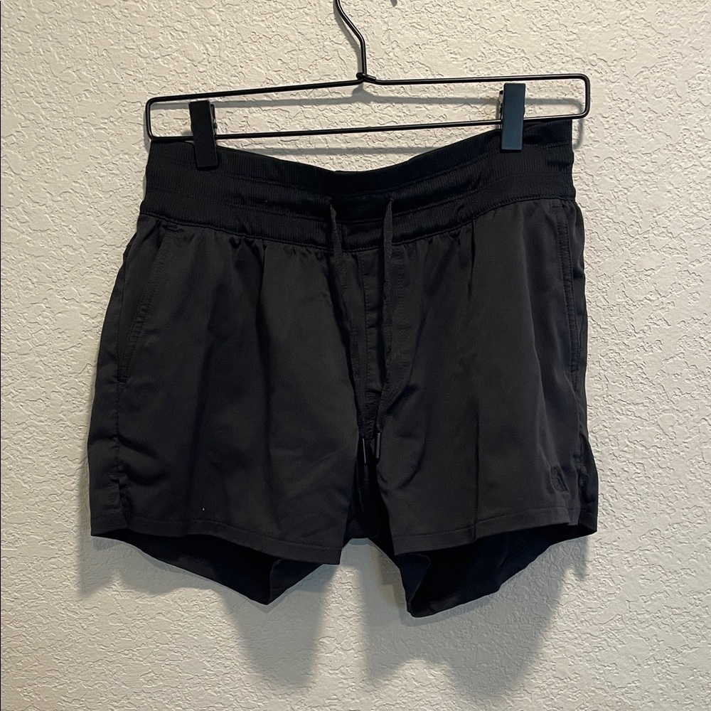 The North Face Women’s Black Athletic Shorts NWT Size Small Running Gym Hiking